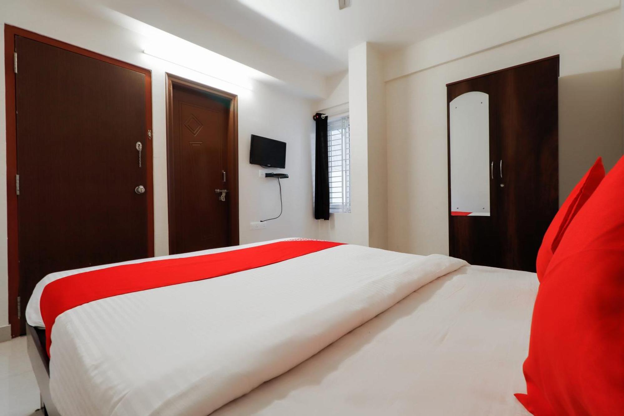 Super Gn Collection O Near Rajajinagar Industrial Estate Hotel Bangalore Exterior foto