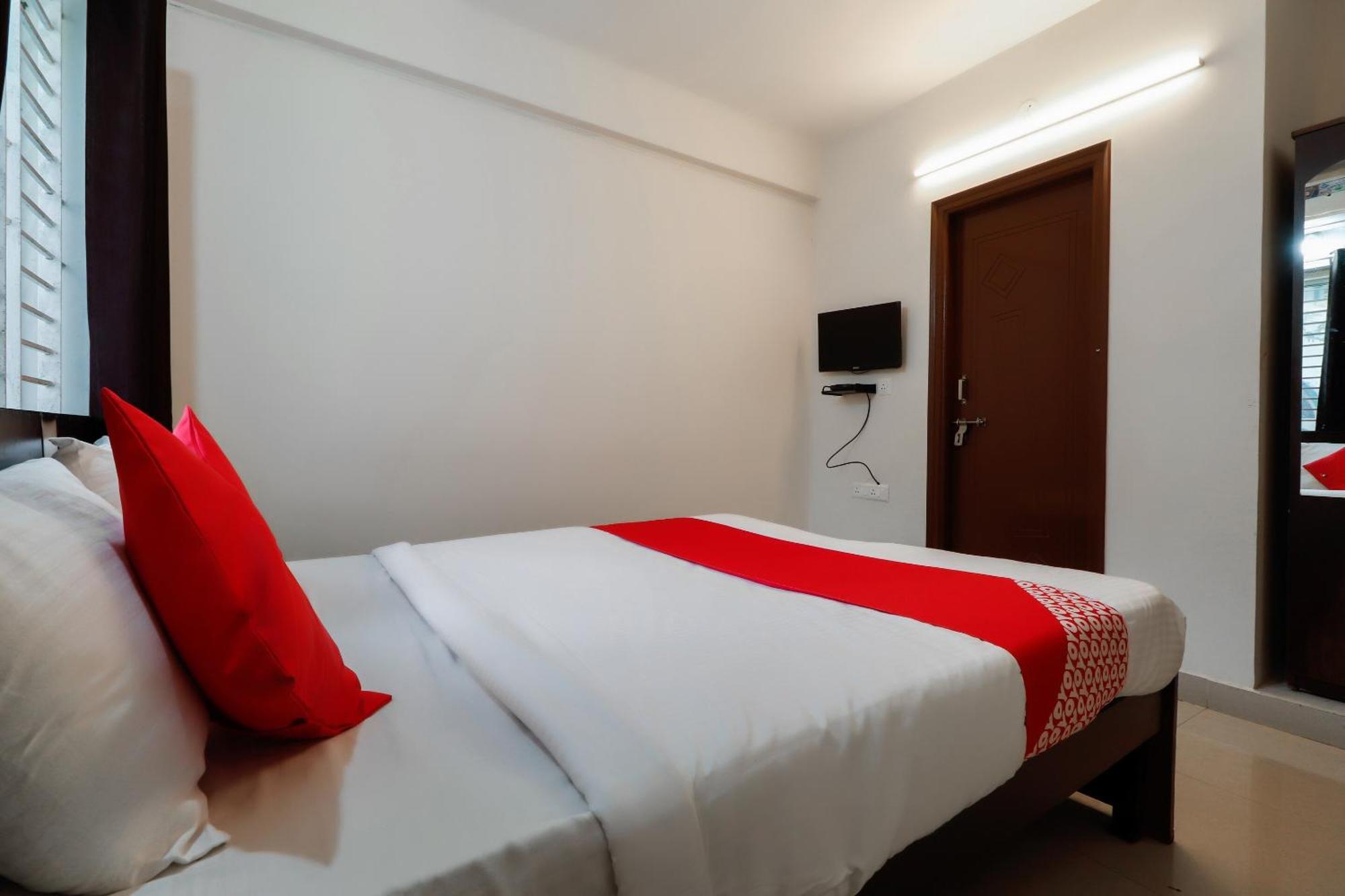Super Gn Collection O Near Rajajinagar Industrial Estate Hotel Bangalore Exterior foto